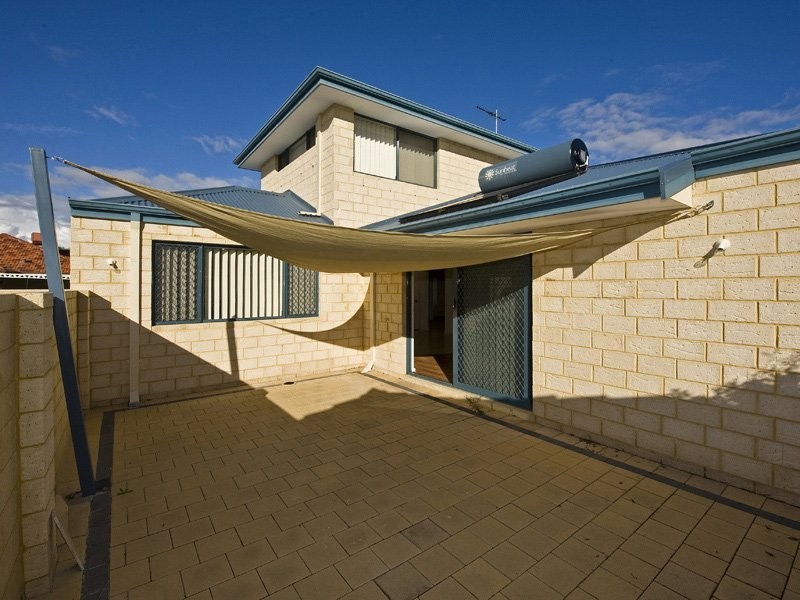 11B Hitchcock Street, St James WA 6102