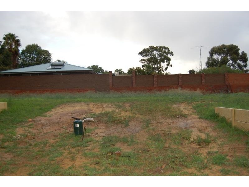 12 Barussela Avenue, Greenmount WA 6056