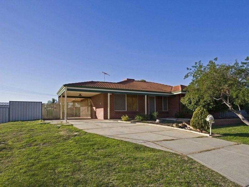 8 Parakeela Grove, Maddington WA 6109