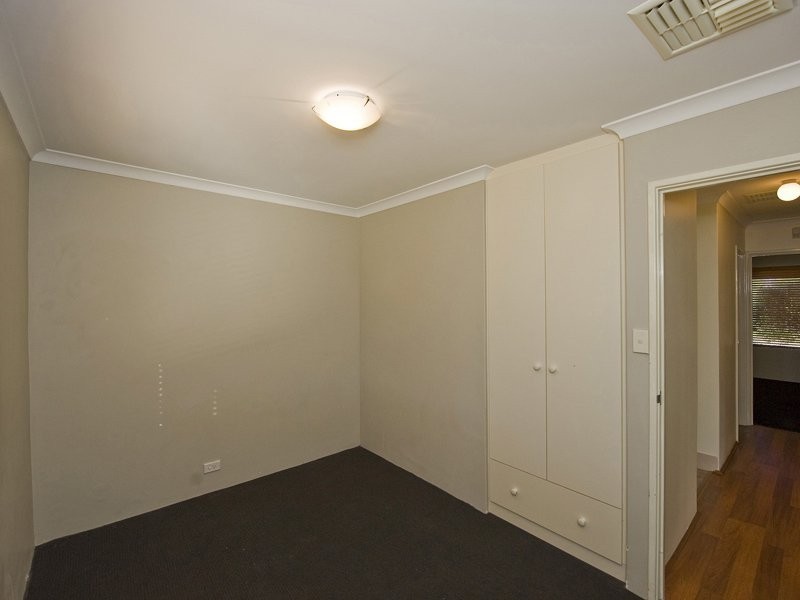 8 Parakeela Grove, Maddington WA 6109
