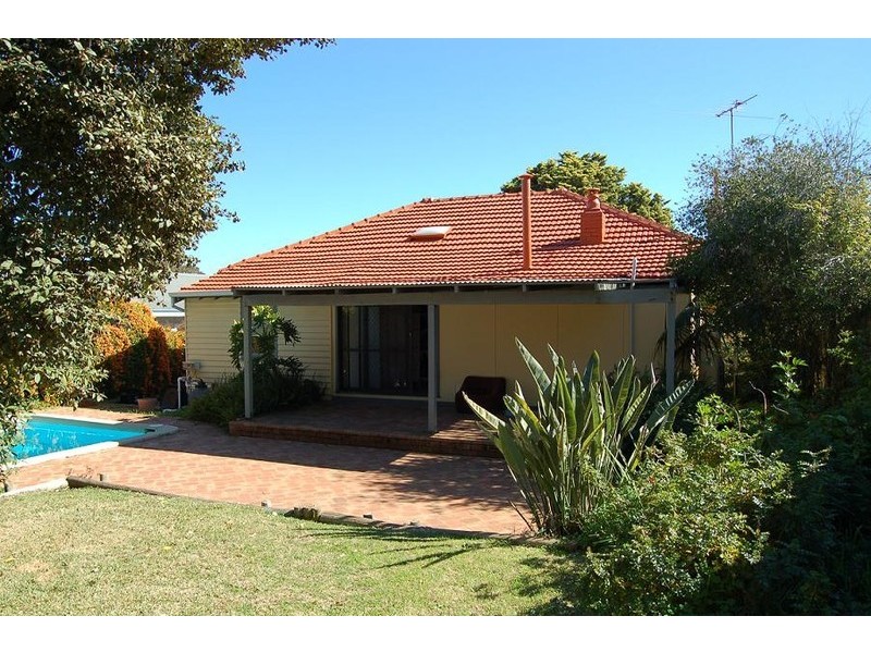 8 Hertford Street, East Victoria Park WA 6101