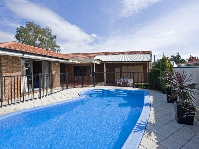 18 Hyland Way, Wilson WA 6107