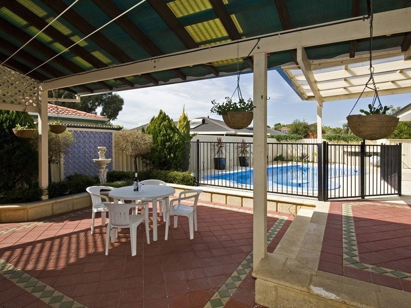 18 Hyland Way, Wilson WA 6107