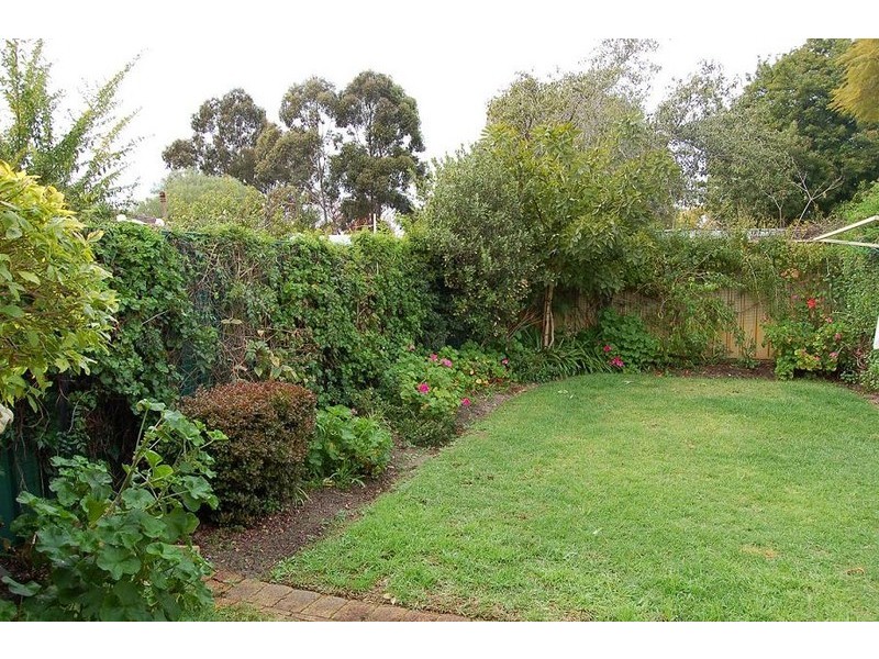 4 Coffey Road, Belmont WA 6104