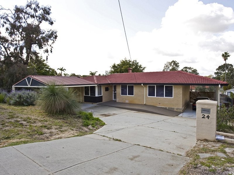 24 Stonehouse Crescent, Bentley WA 6102