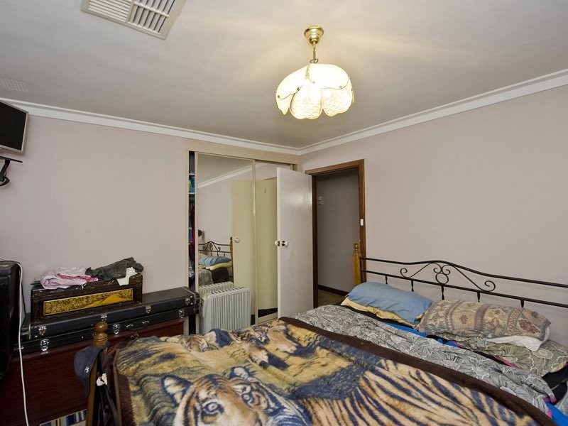 24 Stonehouse Crescent, Bentley WA 6102