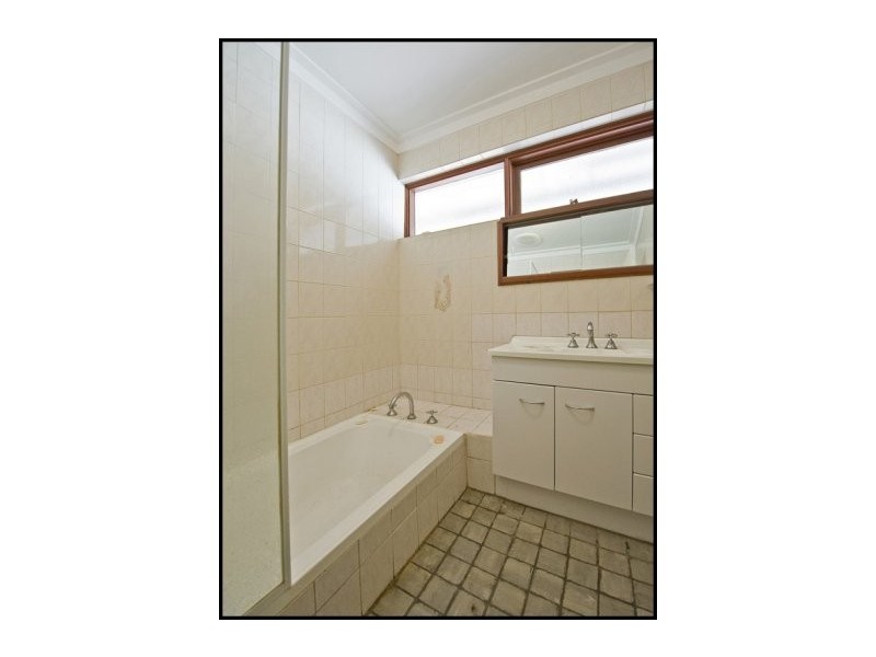 24 Stonehouse Crescent, Bentley WA 6102