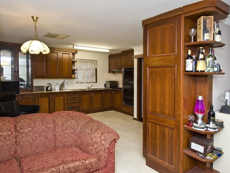 24 Stonehouse Crescent, Bentley WA 6102