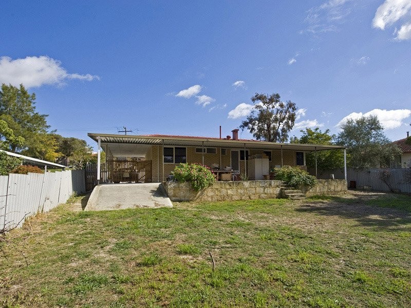 24 Stonehouse Crescent, Bentley WA 6102