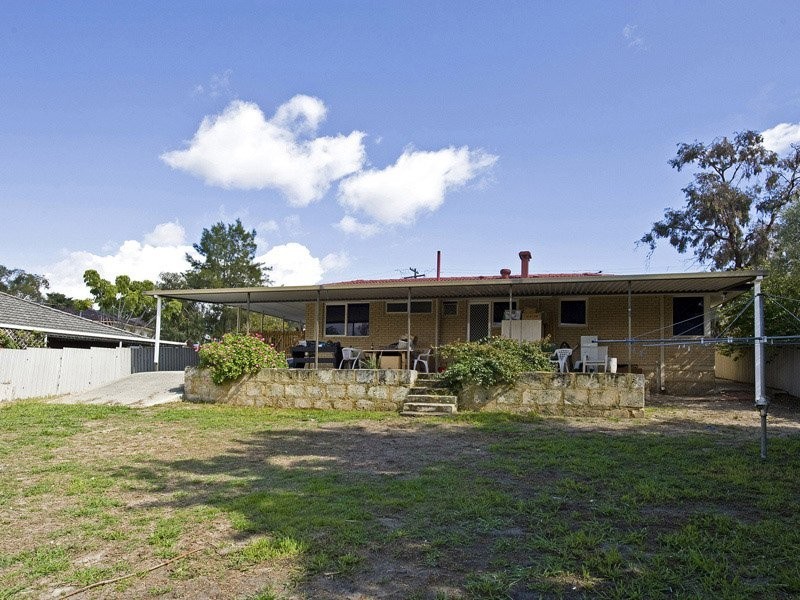 24 Stonehouse Crescent, Bentley WA 6102