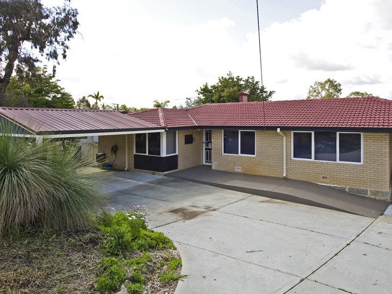 24 Stonehouse Crescent, Bentley WA 6102