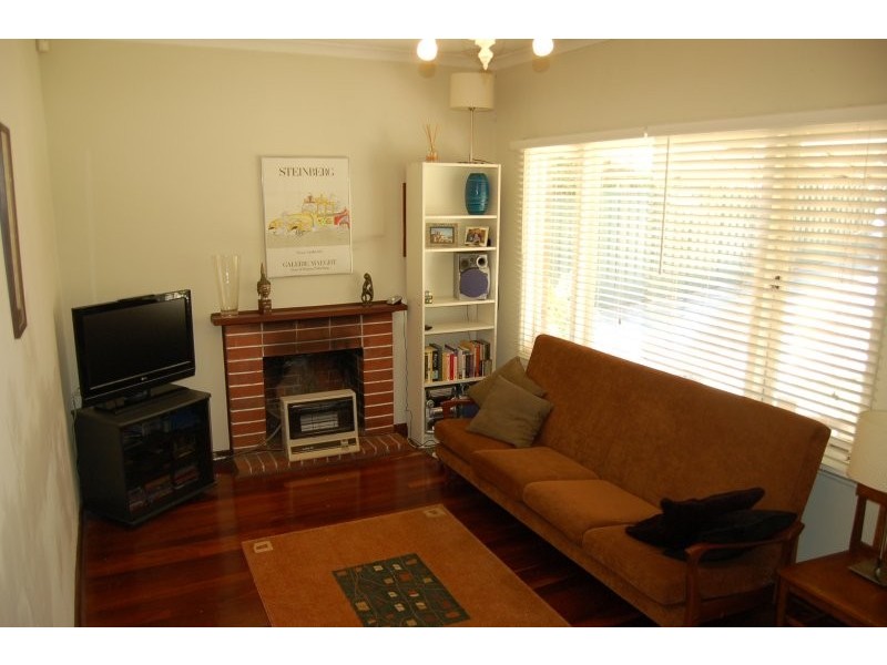 11 Alvah Street, St James WA 6102