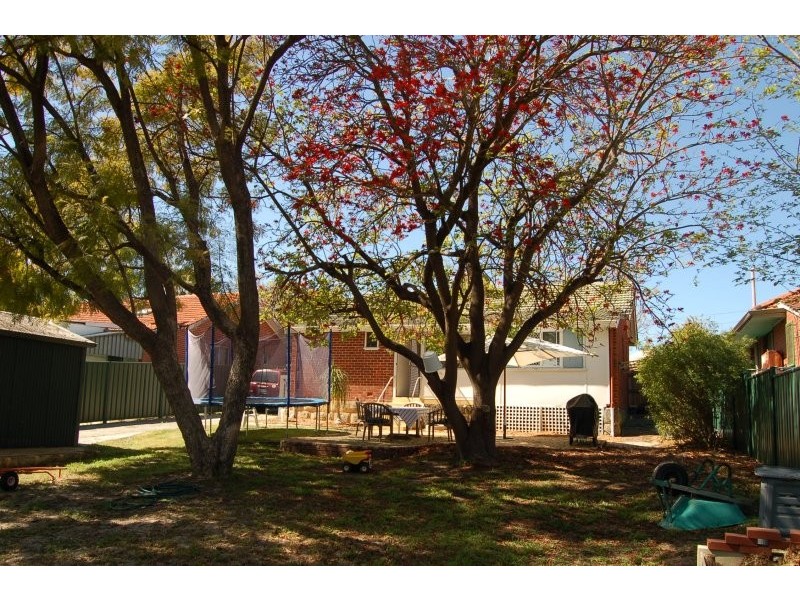 11 Alvah Street, St James WA 6102