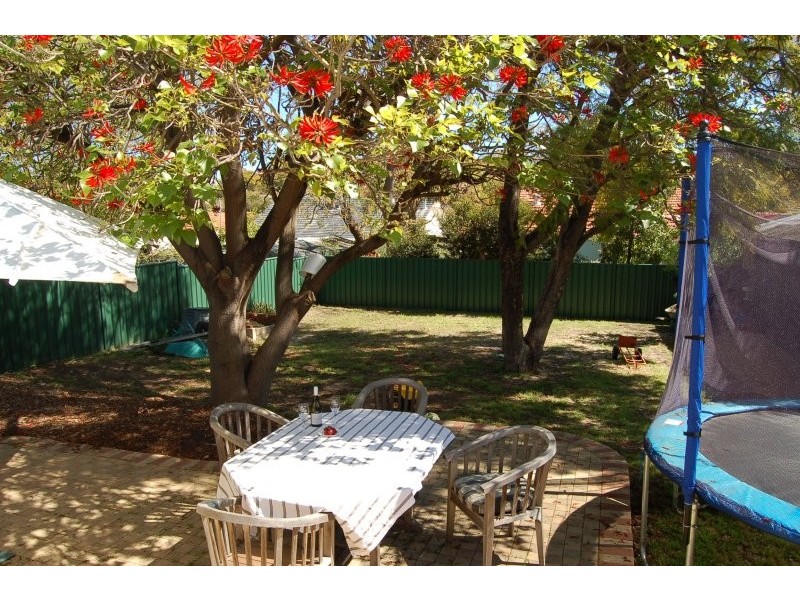 11 Alvah Street, St James WA 6102