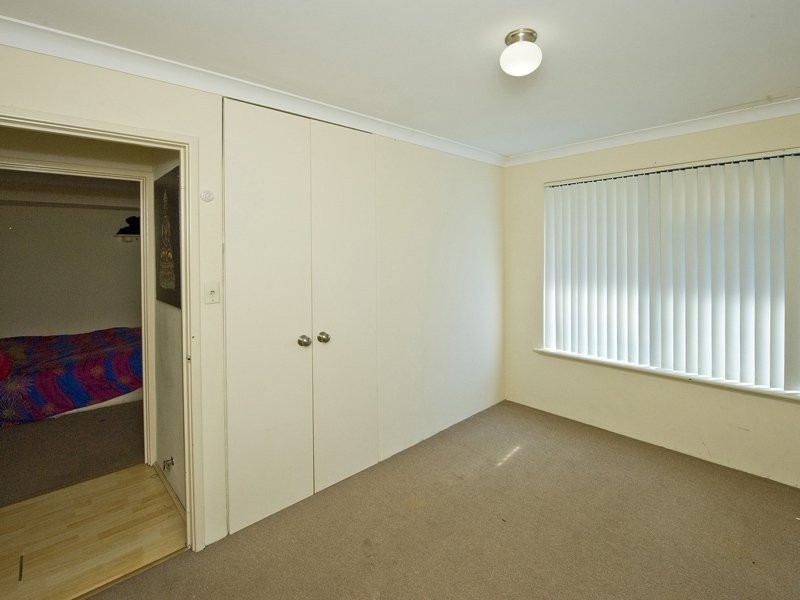 2 Expedition Drive, Thornlie WA 6108