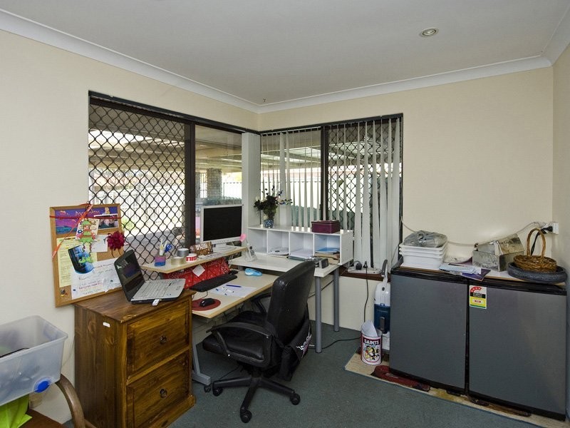 2 Expedition Drive, Thornlie WA 6108