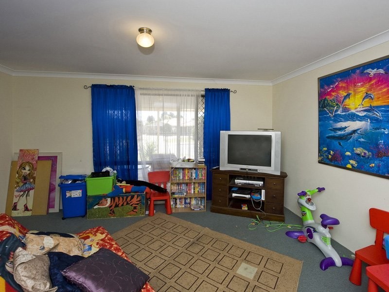 2 Expedition Drive, Thornlie WA 6108