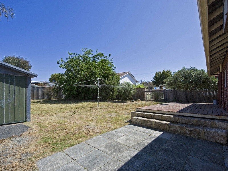 11 Clinton Avenue, St James WA 6102
