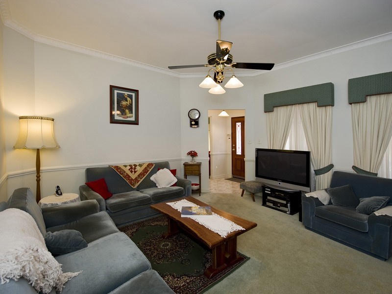 1/18 Washington Street, Victoria Park WA 6100