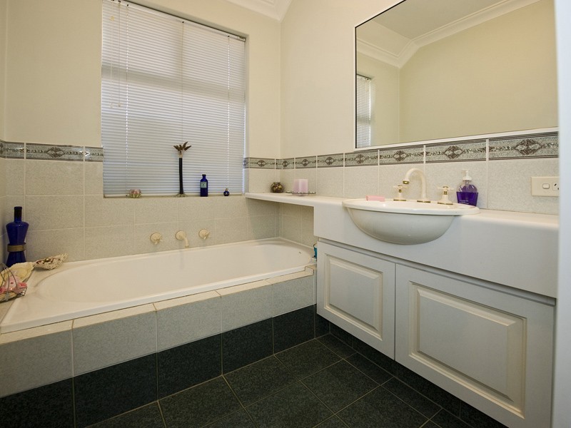 1/18 Washington Street, Victoria Park WA 6100