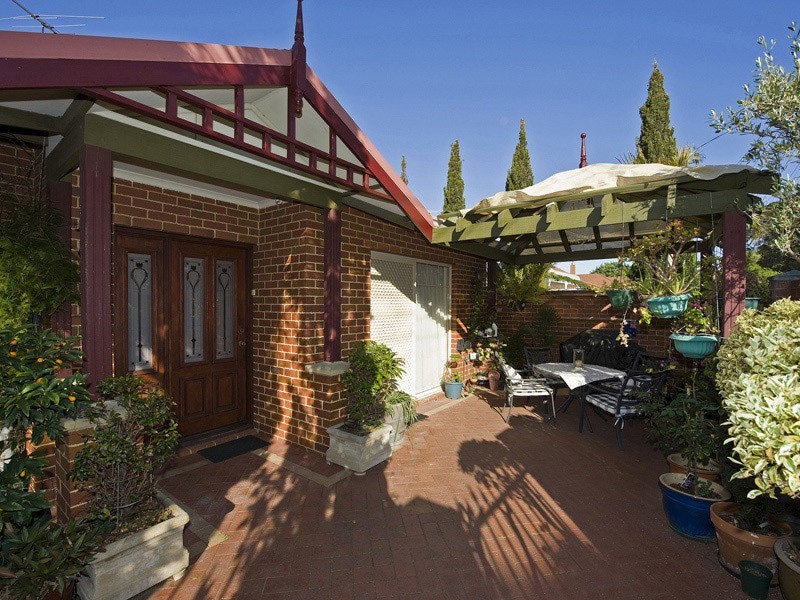 1/18 Washington Street, Victoria Park WA 6100