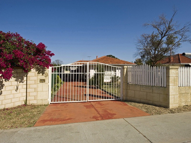 219 Treasure Road, Queens Park WA 6107