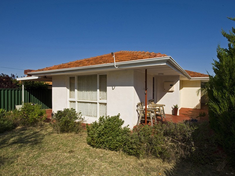 219 Treasure Road, Queens Park WA 6107