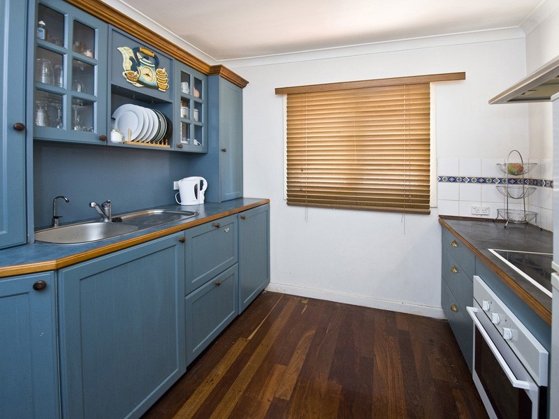 219 Treasure Road, Queens Park WA 6107