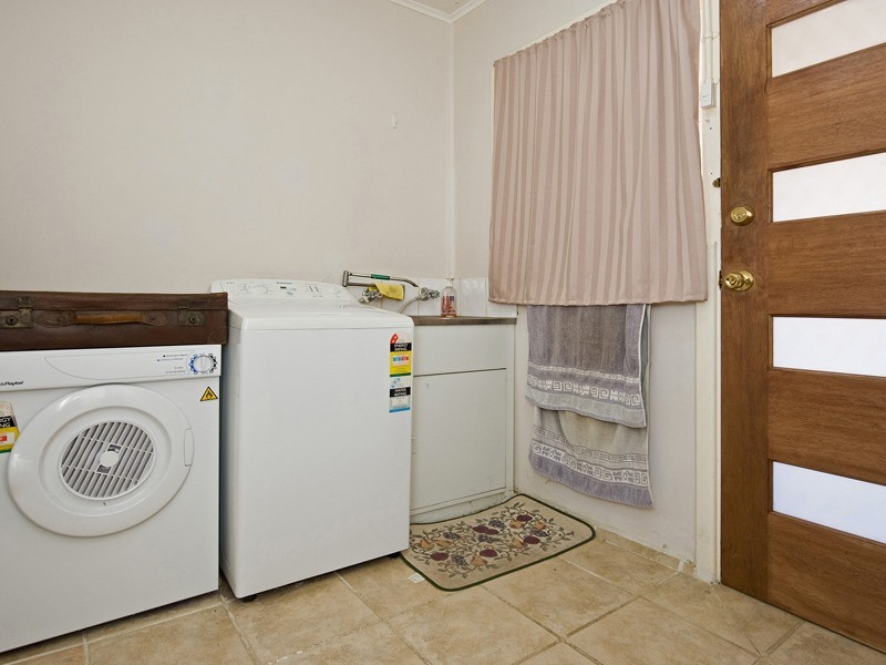 219 Treasure Road, Queens Park WA 6107