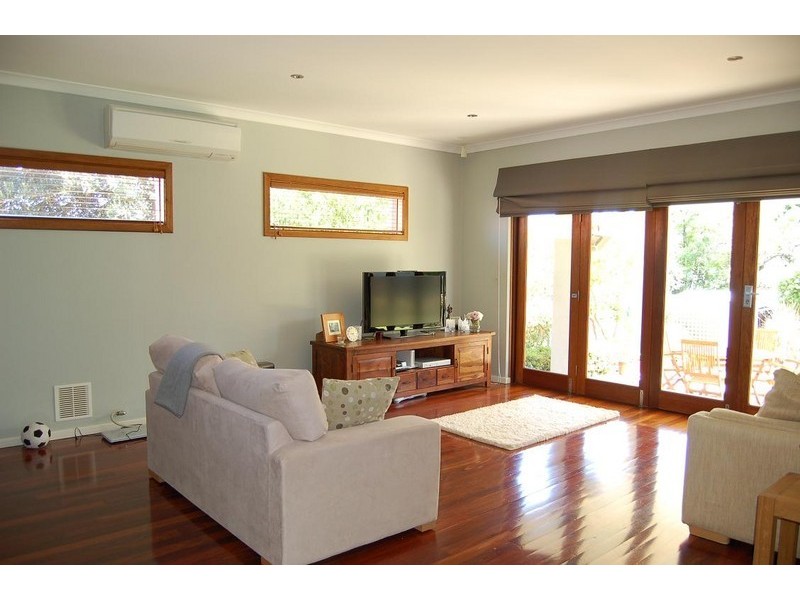 6 Canny Road, St James WA 6102