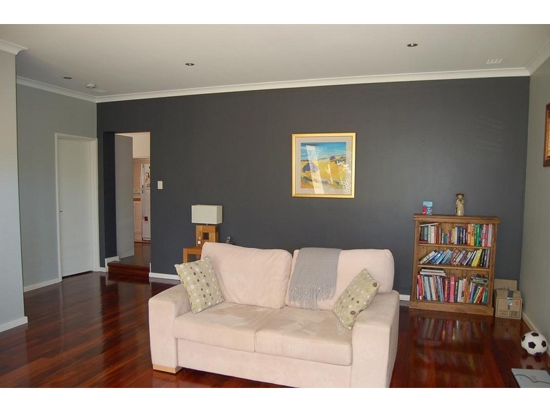 6 Canny Road, St James WA 6102