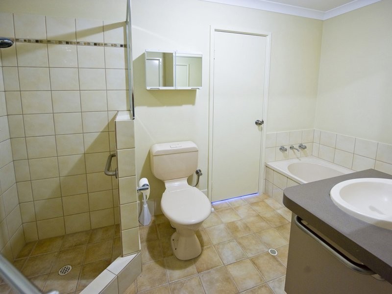 10/2 Boundary Road, St James WA 6102