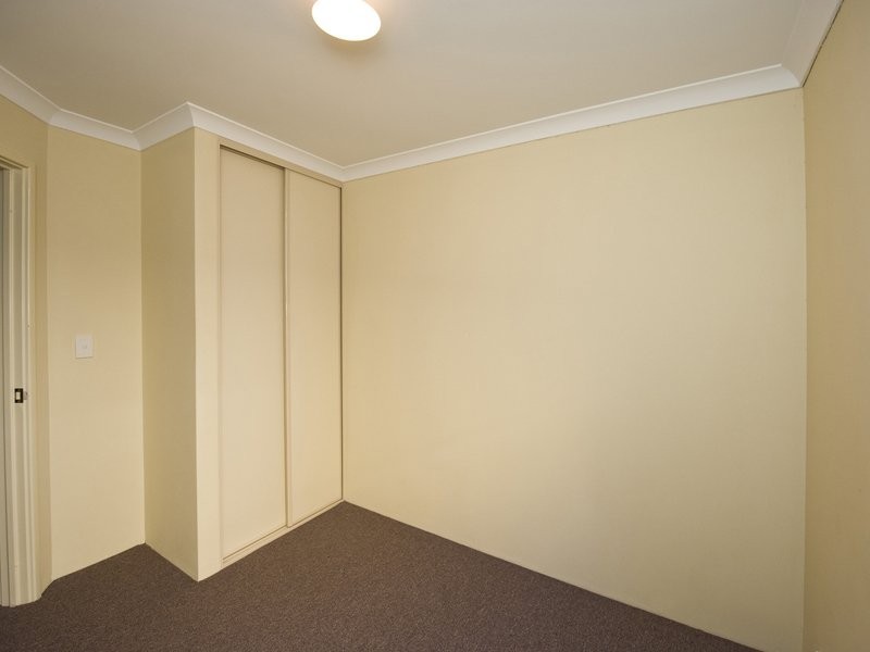 10/2 Boundary Road, St James WA 6102