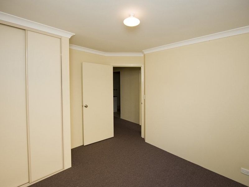 10/2 Boundary Road, St James WA 6102