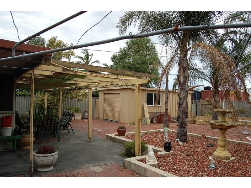 11 Nutfield Street, Bayswater WA 6053