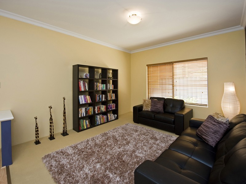 62A Walpole Street, St James WA 6102