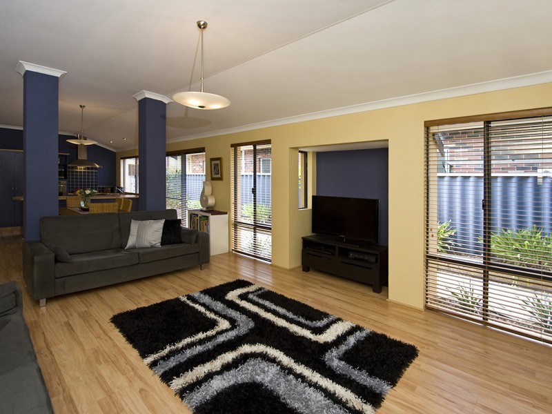 62A Walpole Street, St James WA 6102