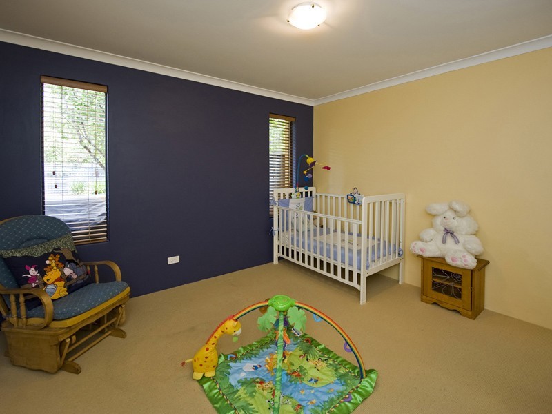 62A Walpole Street, St James WA 6102