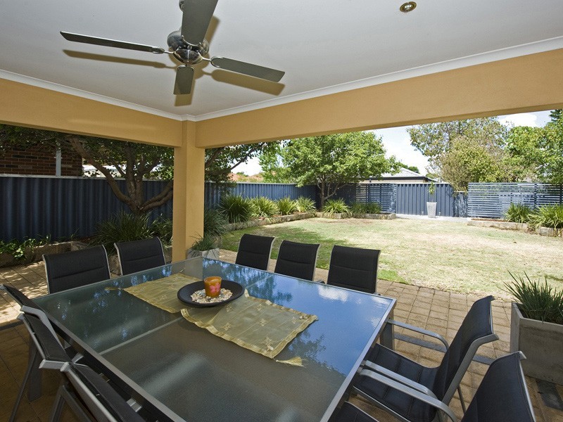 62A Walpole Street, St James WA 6102