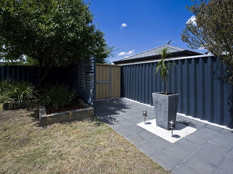 62A Walpole Street, St James WA 6102