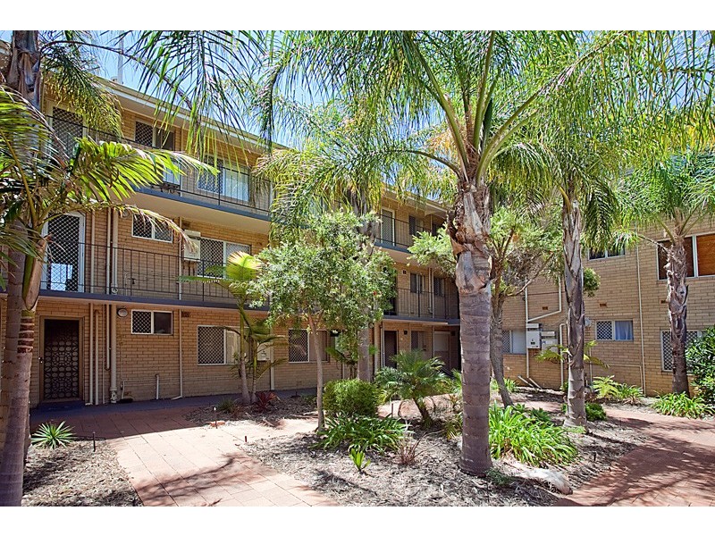 11/1055 Albany Highway, St James WA 6102