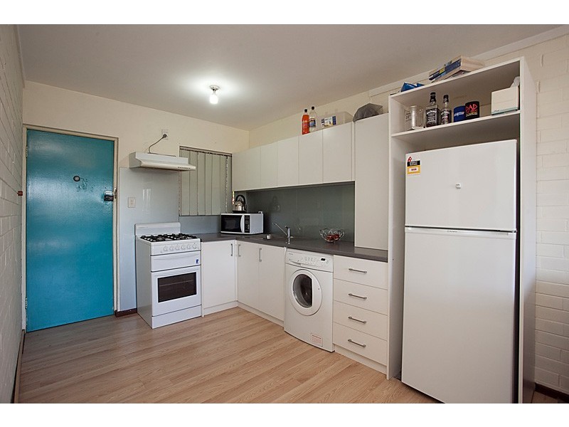 11/1055 Albany Highway, St James WA 6102