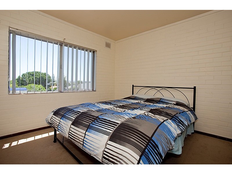 11/1055 Albany Highway, St James WA 6102