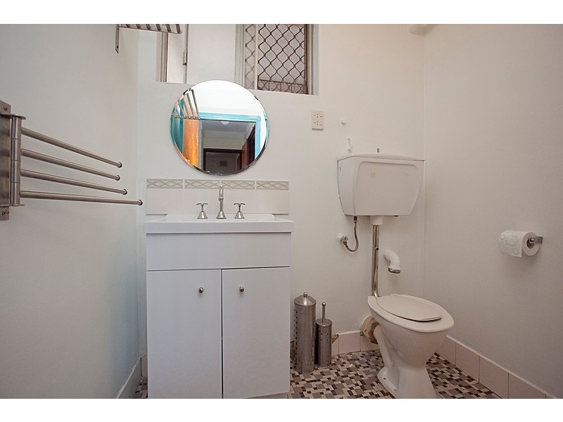 11/1055 Albany Highway, St James WA 6102