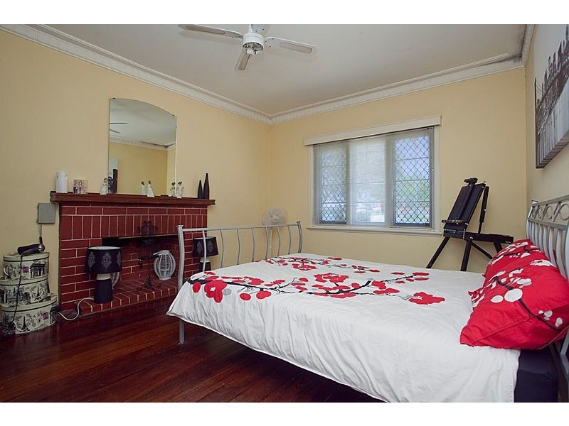 1 Alvah Street, St James WA 6102