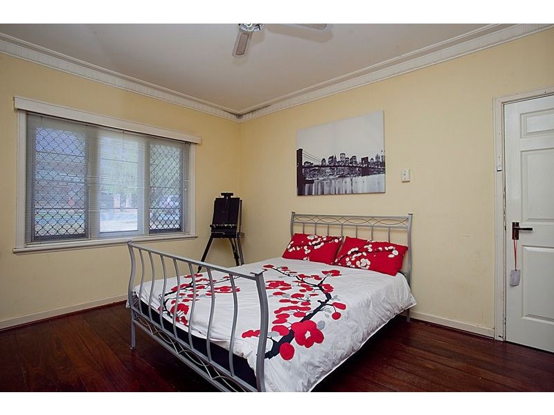 1 Alvah Street, St James WA 6102