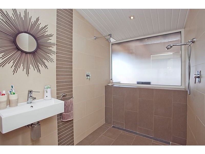 1 Alvah Street, St James WA 6102