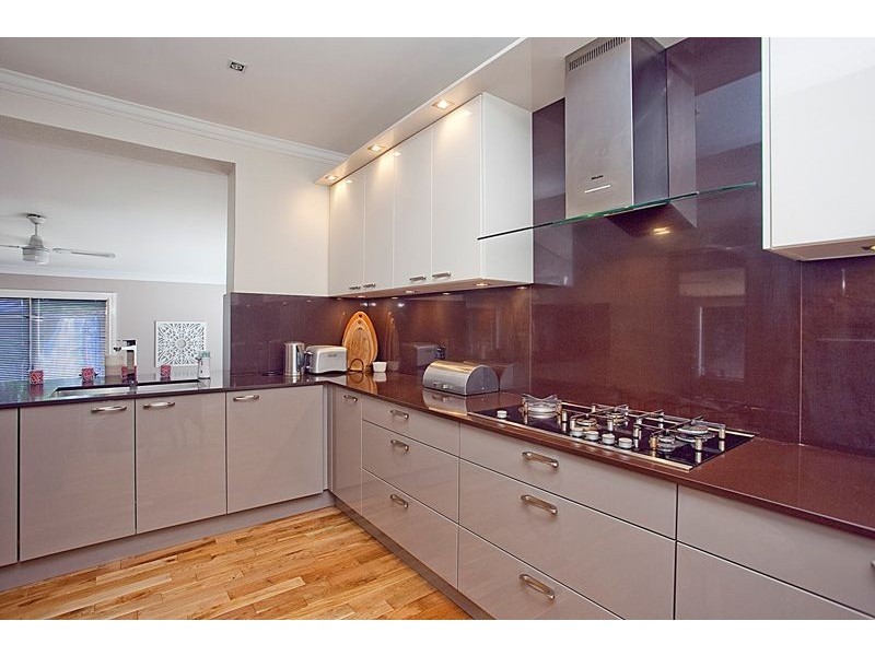 1 Alvah Street, St James WA 6102