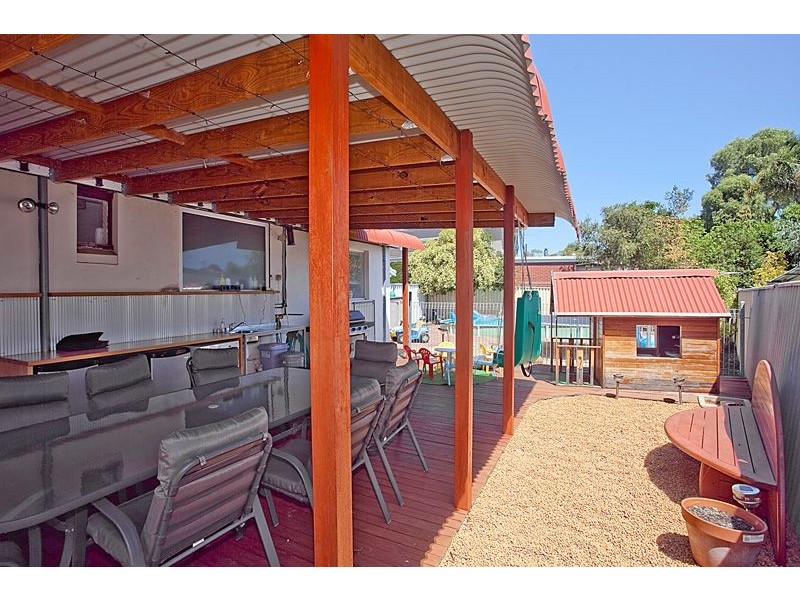 1 Alvah Street, St James WA 6102