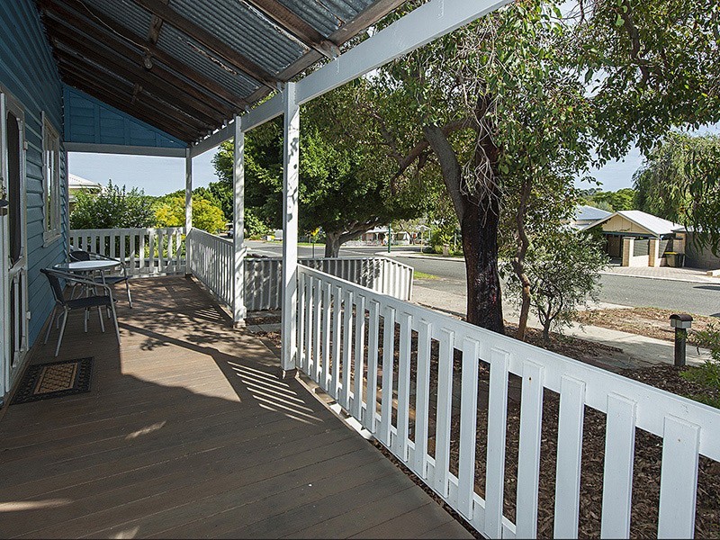 100 Basinghall Street, East Victoria Park WA 6101